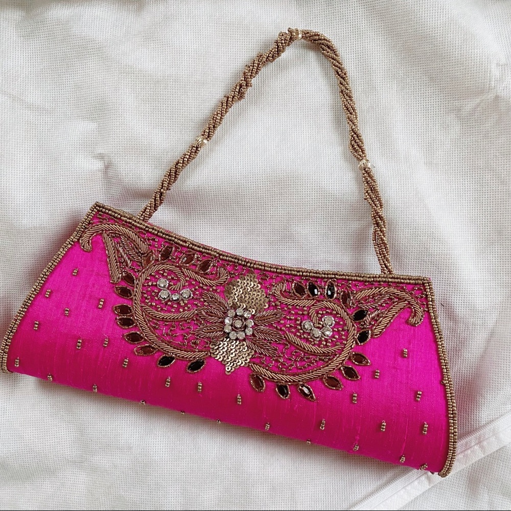 Stunning Lehenga, Jewelry & Accessories - Picture 12 of 15